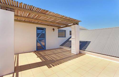 Calypso Beach House | 355 m² House ∙ 4 bedrooms ∙ 8 guests