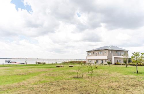 Metsimaholo House | 36 Emanzini Villa