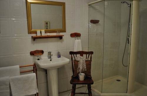 Kempton Park Villa | 36 m² Villa ∙ 1 bedroom ∙ 2 guests
