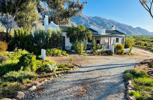 Montagu House | 360on62 Farm Cottages