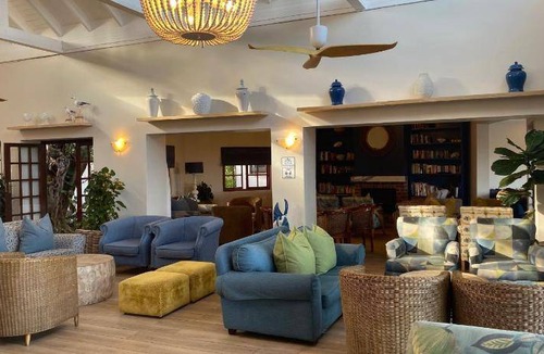 Umzumbe Hotel | 37 m² Hotel ∙ 7 guests