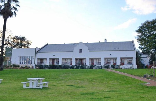 Drakenstein Bed & Breakfast | 380 m² Bed and breakfast ∙ 2 bedrooms ∙ 127 guests