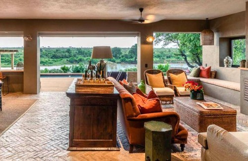 Buffelspruit Cabin | 380 m² Lodge ∙ 7 bedrooms ∙ 10 guests