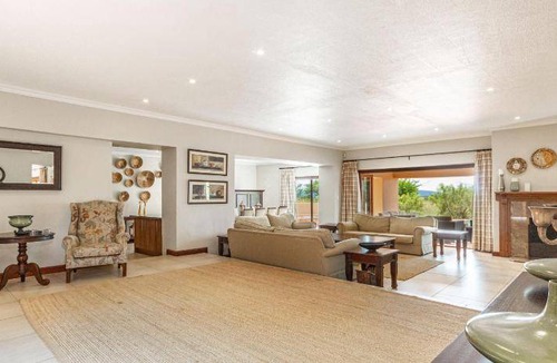 Leeupoort Villa | 380 m² Villa ∙ 5 bedrooms ∙ 12 guests