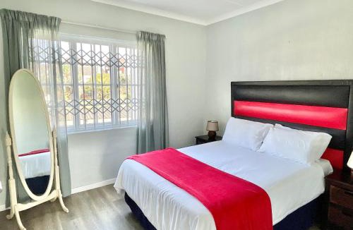 Port Alfred Apartment | 39 Settler Sands Beachfront Accommodation Sea and River View