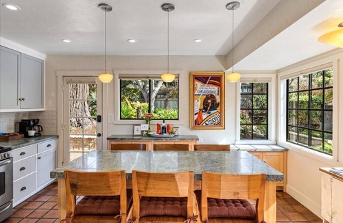 Golden Rectangle House | 3991 Crane House Carmel - Walk to Town and Beach