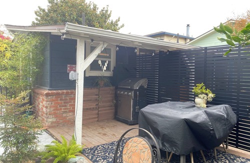 East End House | 3bd Cozy Sunfilled House with Deck Patio Garden - Alameda Oakland Airport