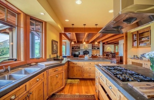 California Wine Country House | 4-bedroom estate on 117-acre ranch with pool, spa & coach house in wine country