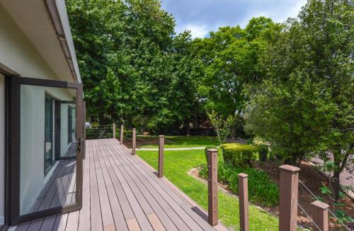 Greater Johannesburg Metropolitan Area House | 4 Bedroom - Family Home - Tennis Court - Pool