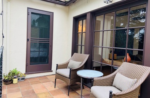 Easton Addition House | 4-bedroom house in Burlingame - perfect for your getaway.