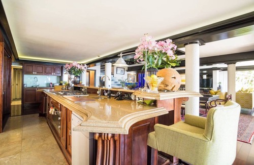 Hout Bay House | 4-bedroom house in beautiful Llandudno, CapeTown GLORIOUS VIEWS OF THE ATLANTIC