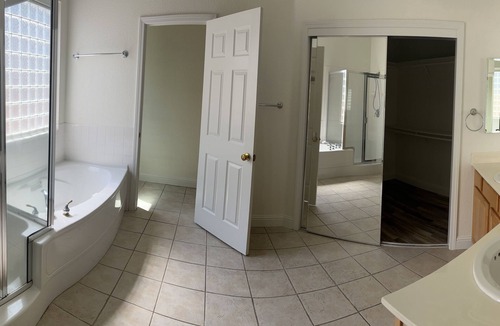 Willow Creek House | 4-bedroom house in enchanting Sacramento with AC
