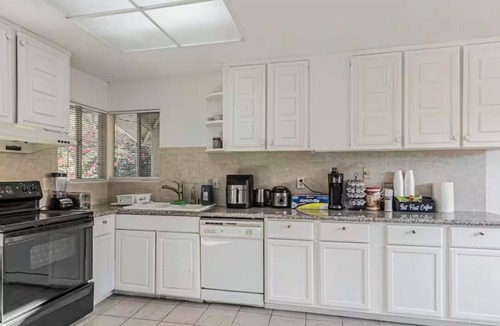 Morrill House | 4-bedroom house with WiFi in North San Jose, fully furnished.