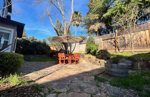 Windsor House | 4 bedrooms 5 beds 3 full bathrooms - price depends on the number of rented days.