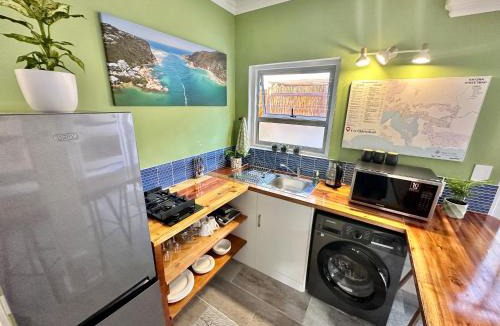 Knysna Central Apartment | 4 on Meerenbosch's Boma unit