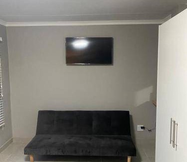 Langenhoven Park Apartment | 40 m² Apartment ∙ 4 guests