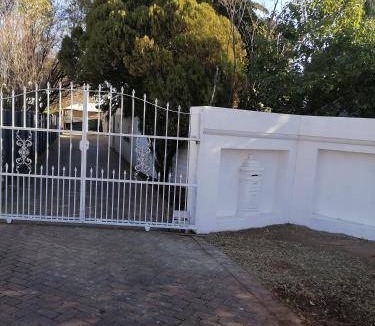 Potchefstroom Apartment | 40 m² Apartment ∙ 2 bedrooms ∙ 2 guests