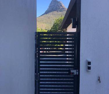 Camps Bay Apartment | 40 m² Apartment ∙ 1 bedroom ∙ 2 guests