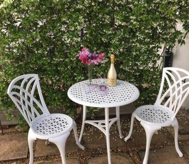 Constantia Bed & Breakfast | 40 m² Bed and breakfast ∙ 2 guests