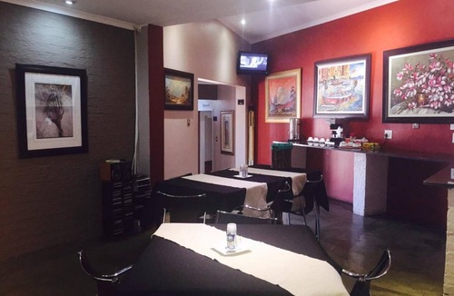 Kempton Park Bed & Breakfast | 40 m² Bed and breakfast ∙ 9 bedrooms ∙ 6 guests
