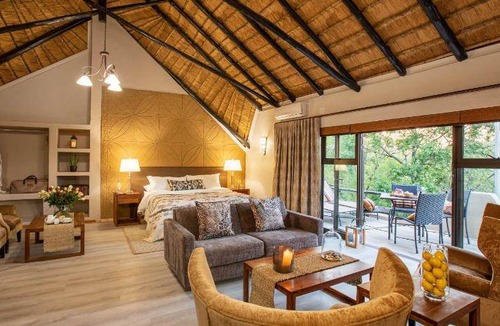 Leeupoort Cabin | 40 m² Lodge ∙ 99 guests