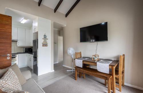 Knysna Central Apartment | 40 On Trotter The Coral Shack UNIT 22