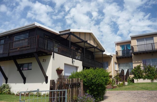 Wavecrest Other | 400 m² Accommodation ∙ 6 bedrooms ∙ 2 guests