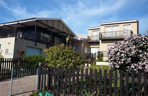 Wavecrest Other | 400 m² Accommodation ∙ 6 bedrooms ∙ 2 guests
