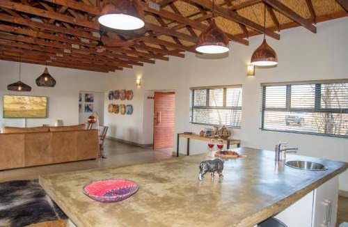 Buffelspruit Villa | 400 m² Villa ∙ 4 bedrooms ∙ 8 guests