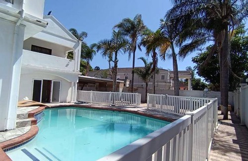 Durban North House | 4000 m² House ∙ 6 bedrooms ∙ 12 guests