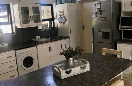 Struisbaai House | 400m from the beach .