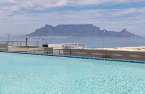 Bloubergstrand Apartment | 401 Infinity Apartment