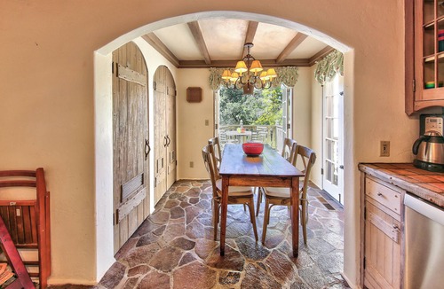 Golden Rectangle House | 4022 Lilacs and Laughter - Old World Charm, Garden