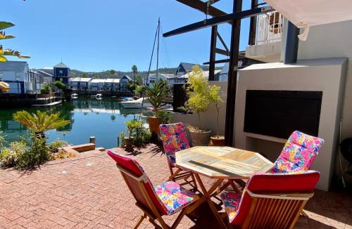 Waterfront House | 42 Spinnaker, The Quays