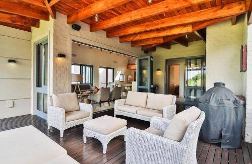 Chanteclair Villa | 420 m² Villa ∙ 3 bedrooms ∙ 6 guests