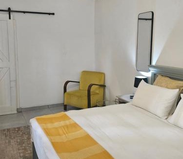 Emalahleni House | 43 Home apartment