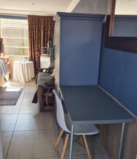 Ermelo House | 44 on Ennis Guest Lodge and Restaurant -