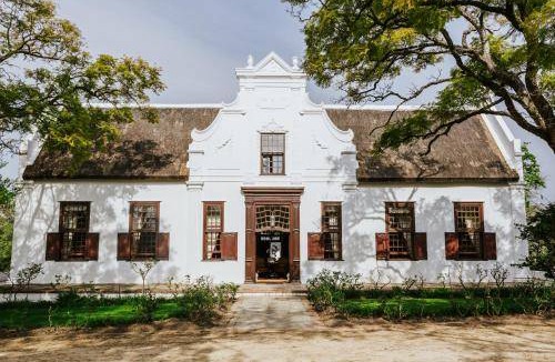 Simondium House | 450 m² Farmhouse ∙ 4 bedrooms ∙ 8 guests