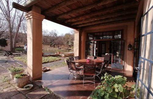 Magaliesberg Villa | 450 m² Villa ∙ 4 bedrooms ∙ 8 guests