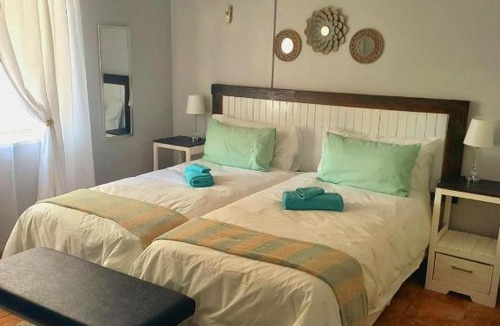 Villieria Bed & Breakfast | 464 On 22nd Ave Guesthouse