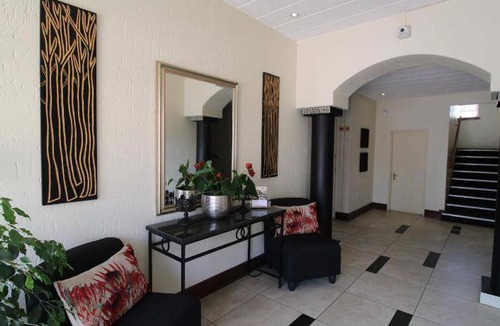 Greater Johannesburg Metropolitan Area Apartment | 48 m² Serviced apartment ∙ 2 bedrooms ∙ 127 guests
