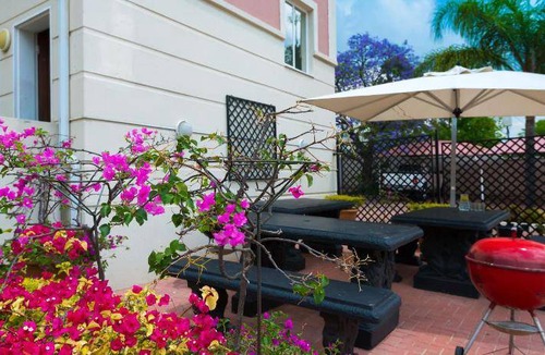 Greater Johannesburg Metropolitan Area Apartment | 48 m² Serviced apartment ∙ 2 bedrooms ∙ 127 guests