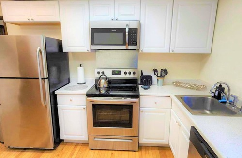 The Villas House | 4BR Walk to Santana Row & Valley Fair