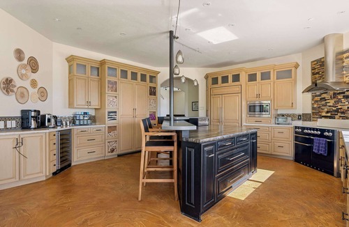 Freestone Villa | 5 Acre Villa Retreat w/Vineyard, Pool, & Spa