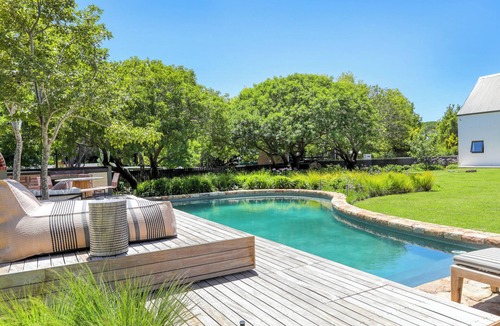 Tokai House | 5-Bedroom Forest Getaway with Jacuzzi & Views