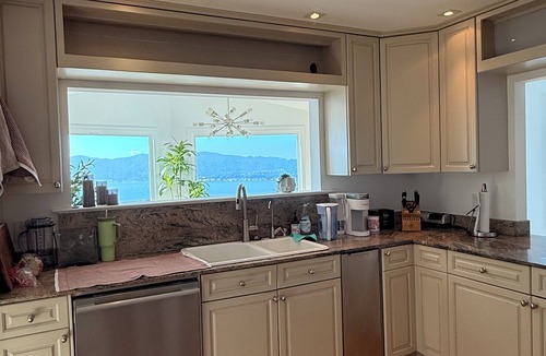 Tiburon House | 5 Bedroom Luxury Retreat with Amazing Golden Gate Bridge/Bay Views in EveryRoom