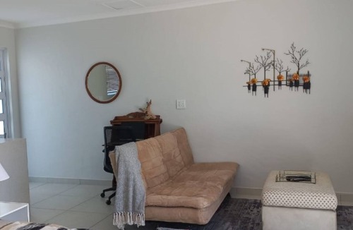 Trawal Apartment | 5 minutes to world famous beach, 1GB Wi-fi, Solar, centrally located
