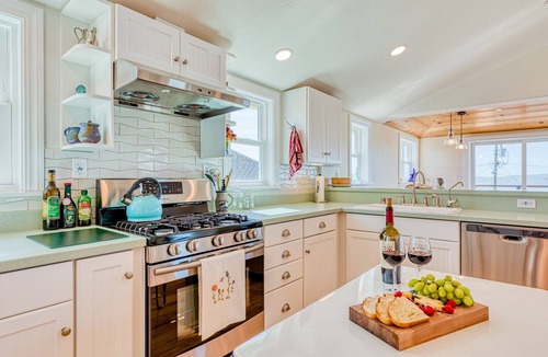 Dillon Beach Cabin | 5-Star Retreat! Dillon Beach! Dog OK~Walk to Beach~WiFi–The Lookout