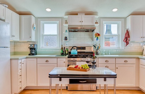 Dillon Beach Cabin | 5-Star Retreat! Dillon Beach! Dog OK~Walk to Beach~WiFi–The Lookout