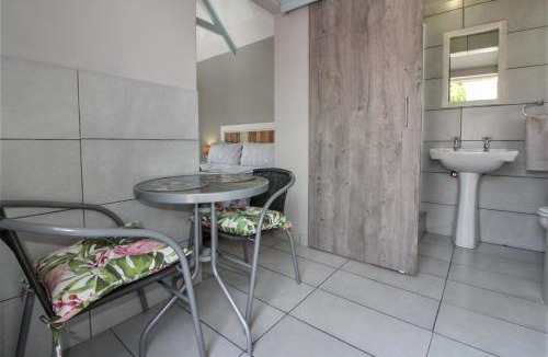 Knysna Apartment | 5 Tides End and 5 on Tides End